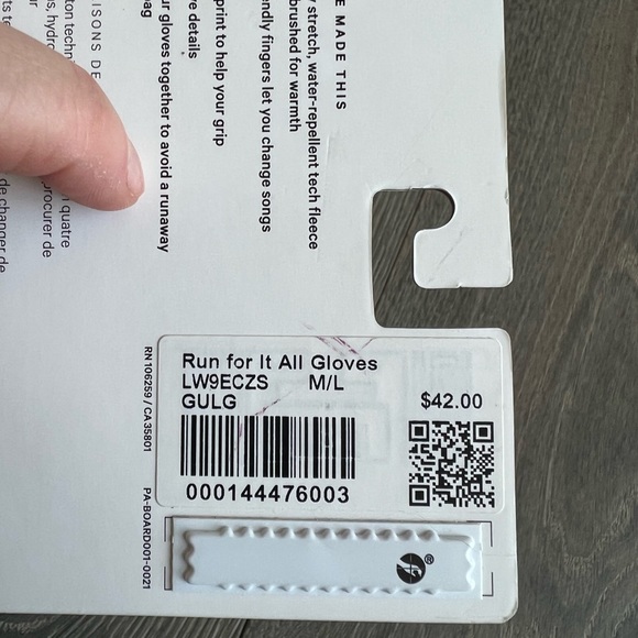 Lululemon Run for It All Gloves in Gull Grey - Picture 5 of 7